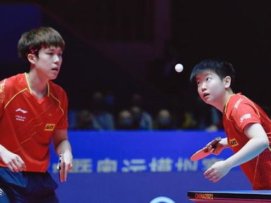 “王楚钦激励孙颖莎：肩并肩，共创辉煌！”