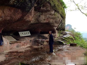 贵州退伍老兵与妻子隐居水帘洞46载：岁月静好的世外桃源