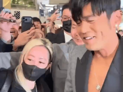 周杰伦瘦下来后嘴角压不住