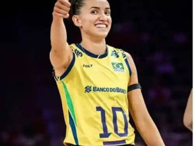 安崎正式加盟天娱，开启全新演艺生涯篇章