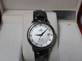 女生4399元手表寝室被偷反被要求搬离