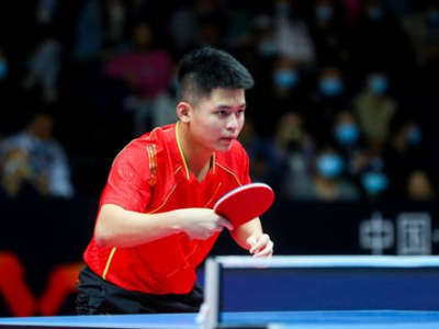 “林诗栋蒯曼对决林仲勋申裕斌：羽毛球巅峰对决，谁将问鼎冠军？”