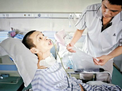 2700多天躺医院，植物人男子奇迹般苏醒